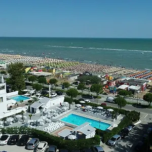 Promenade Universale Чезенатико